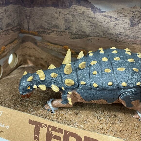 EUDPLOCEPHALUS Dinosaur Figurine Toy 
Terra by Battat & Dan LoRusso Collection - Picture 7 of 12